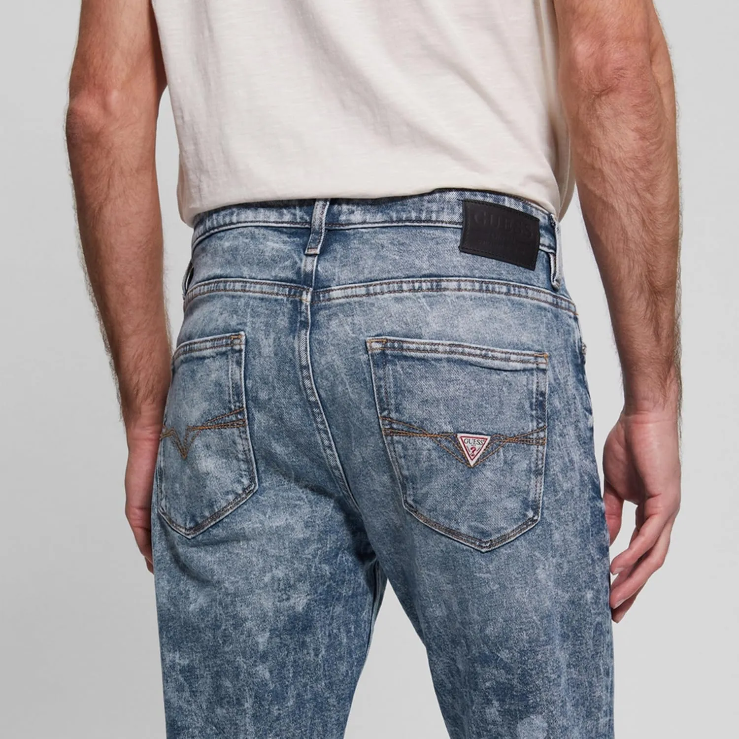 GUESS Men's Modern Bootcut Jeans