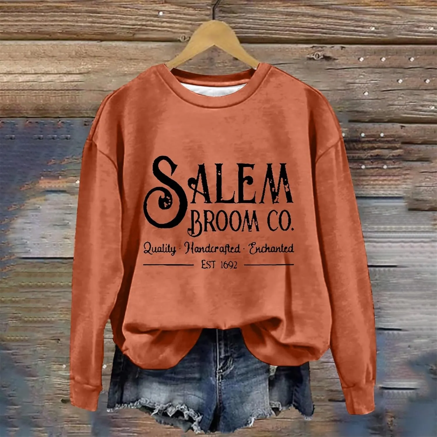 Halloween Sweatshirts for Women 2024 1692 Salem Broom Co Sweatshirt Graphic Crewneck Long Sleeve Hoodies Fall Outfits