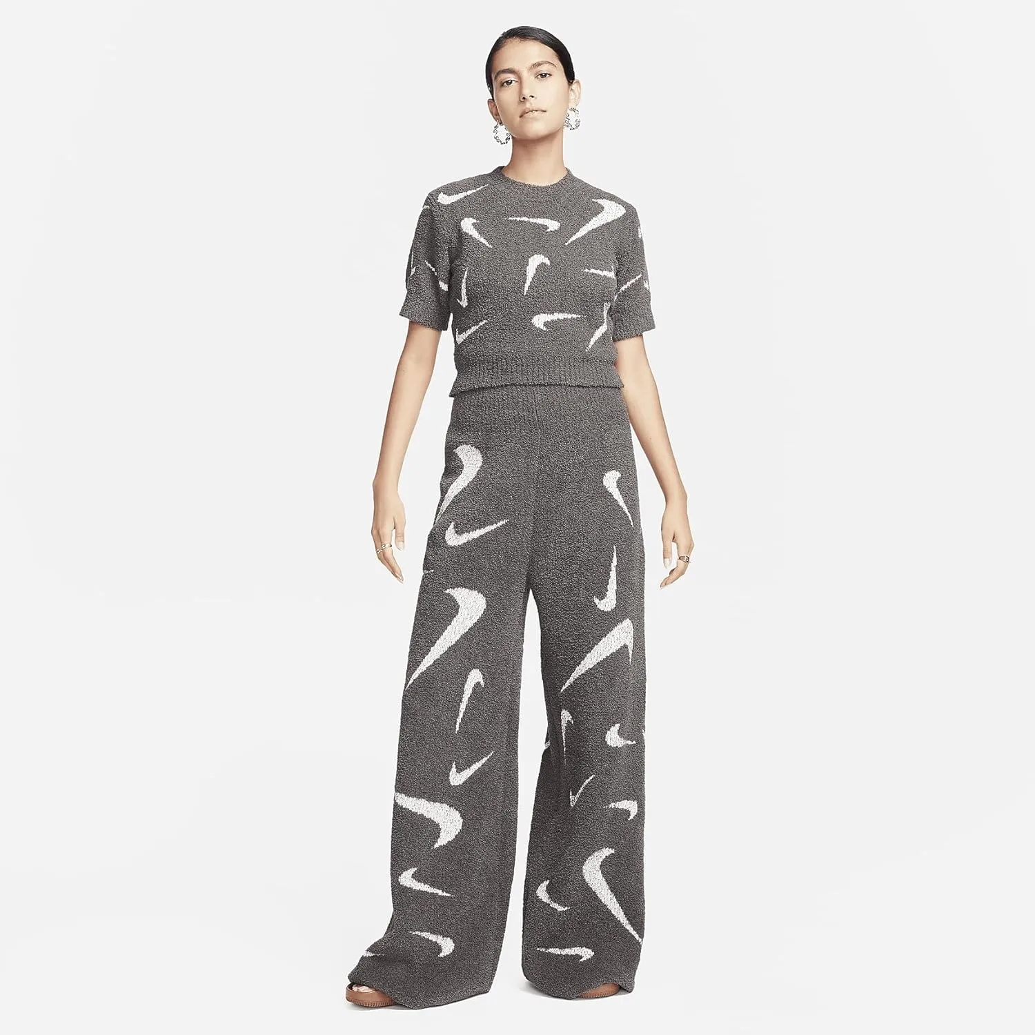 Nike Sportswear Phoenix Cozy Boucl Women's High-Waisted Wide-Leg Knit Pants (FD4288-254, Medium Ash/Light Orewood Brown)