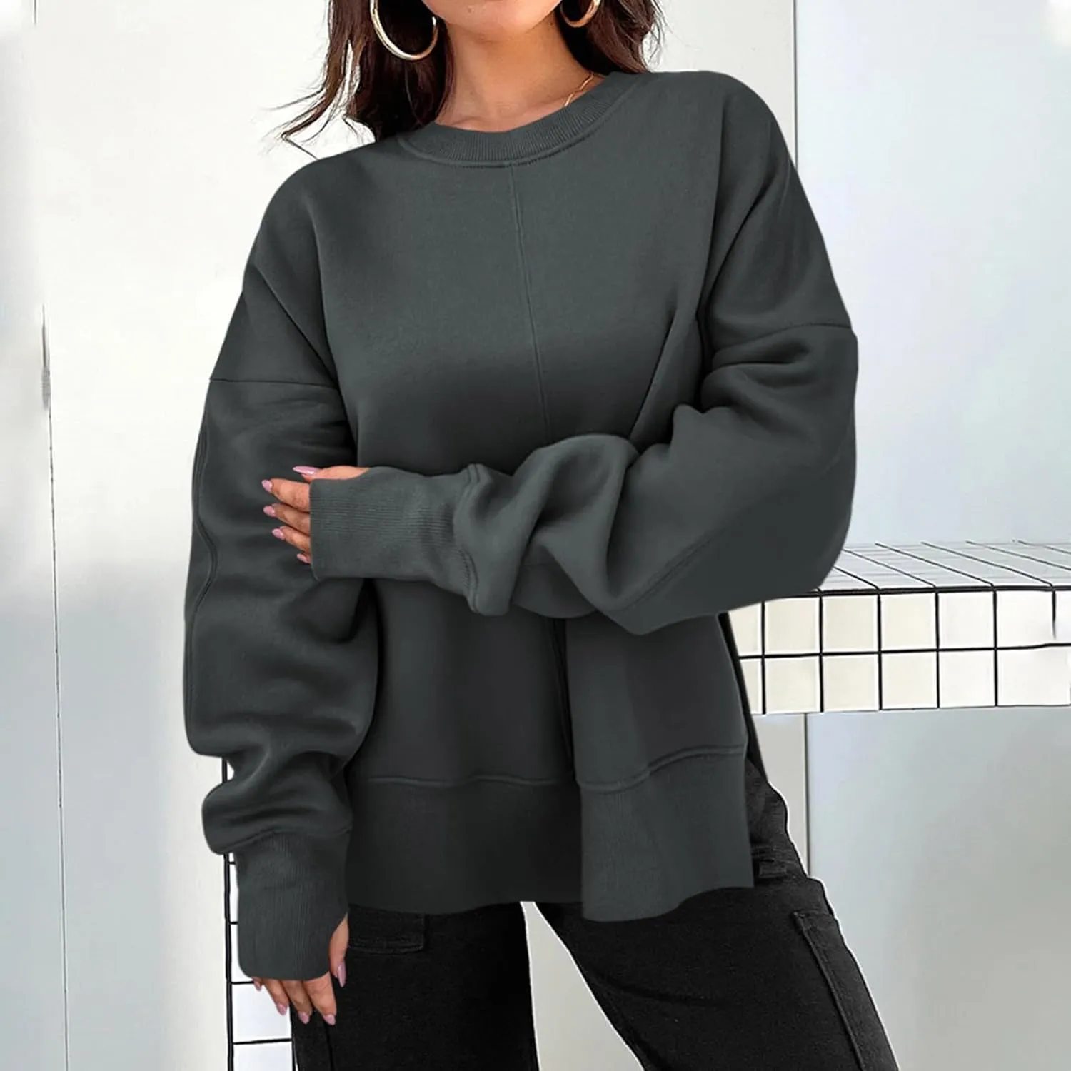 Oversized Crewneck Sweatshirts Women Side Slit Sweatshirt Cute Y2k Tops Preppy Long Sleeve Sweatshirt with Thumb Holes